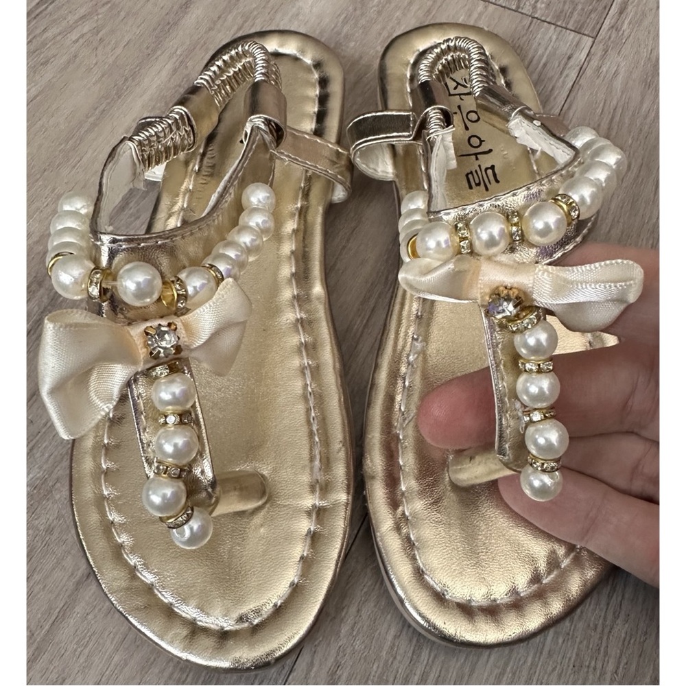 🆕 Girl’s Gold Bowknot Pearl Princess Sandals - Picture 8 of 11